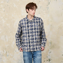 Load image into Gallery viewer, Distressed Checkered Zipper Shirt
