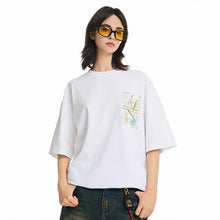 Load image into Gallery viewer, Retro 3D Floral Embroidered Tee
