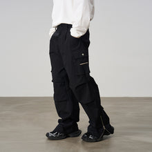 Load image into Gallery viewer, Zipper Pleated Cargo Trousers
