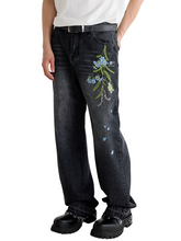 Load image into Gallery viewer, Floral Embroidery Washed Jeans
