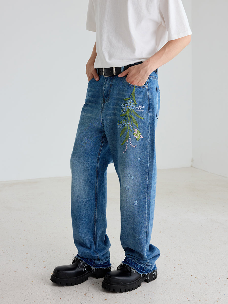 デニム・ジーパン ERMANNO SCERVINO DENIM JEANS WITH FLORAL EMBROIDERY Ermanno Scervino Floral-Detail Jeans In Blue - 43% Off