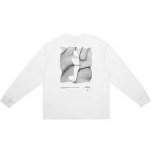 Load image into Gallery viewer, 3D Grid Print Long Sleeved Tee
