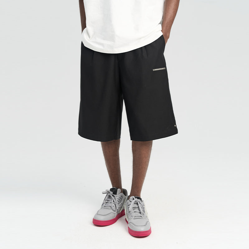 Cropped Pleated Suit Shorts