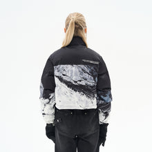 Load image into Gallery viewer, Snow Mountain Printed Crop Jacket
