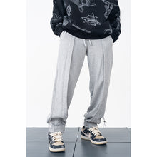Load image into Gallery viewer, Pleated Adjustable Sweatpants

