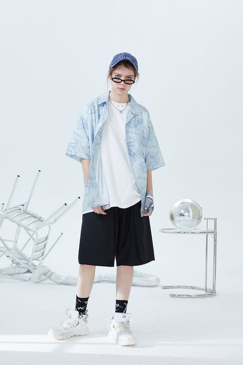 Large Pockets Loose Shorts