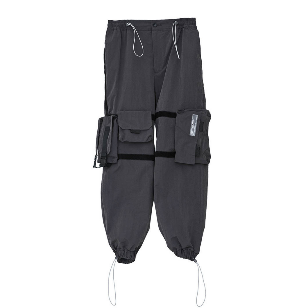 Triple pocket strap cargo 2025 pants black